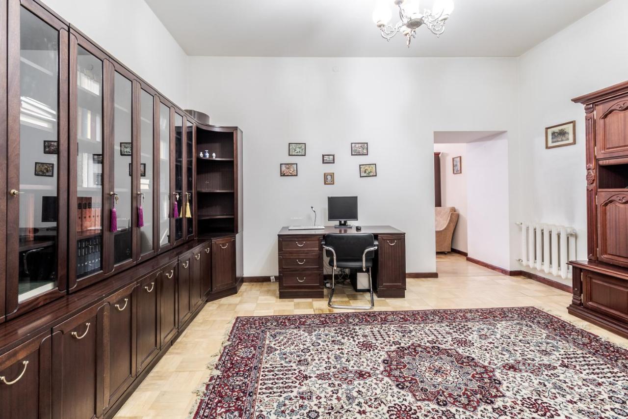 Doroshenka Antique Apartment Leopoli Esterno foto